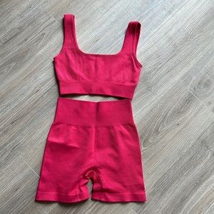 BRAND NEW - NEVER WORN - workout/two piece set